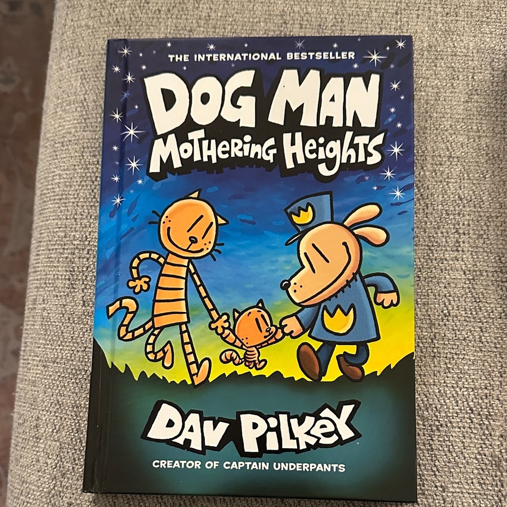 Dog Man - Mothering Heights by David Pilkey excellent condition